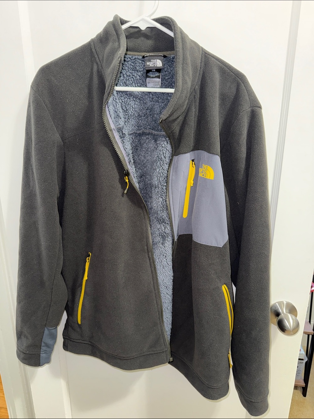 Northface men’s fleece jacket - size large